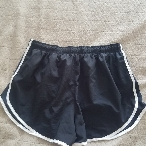 Nike tempo running shorts - Picture 2 of 5